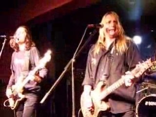 Rhino Bucket-No Friend of Mine