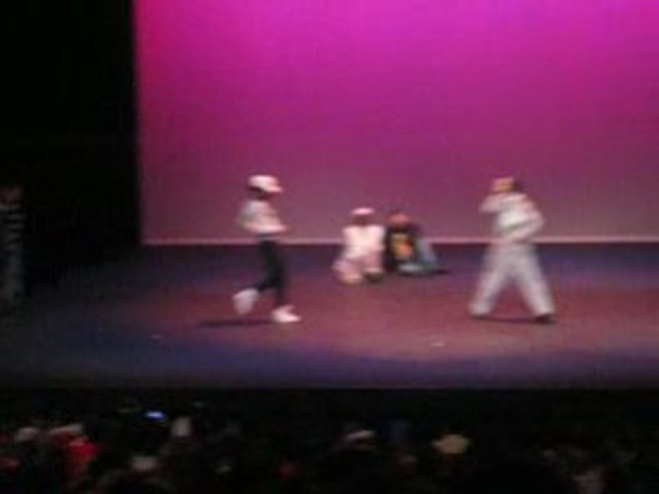 Hip-hop Cachan ( 94 ) session 2009 . On est présent ma geule