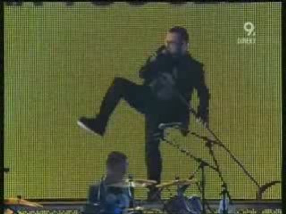 U2 'Get On Your Boots' live at Grammy 2009