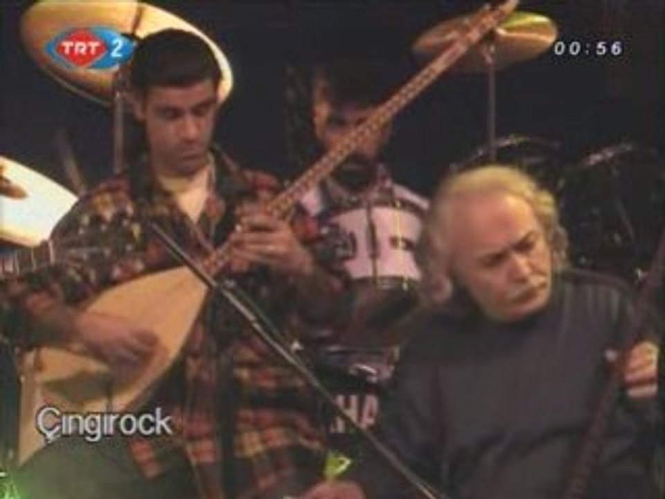 Barış Manço & Cem Karaca-Uzun İnce Bir Yoldayım