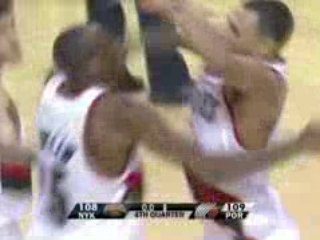 NBA Brandon Roy sinks a tough shot to beat the visiting Knic