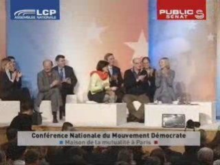 Bayrou dénonce "les abus de pouvoir" de Sarkozy