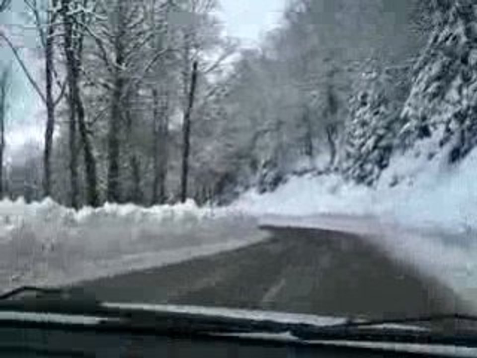 306 RSCup Extrait cam embarqué sur route glissante