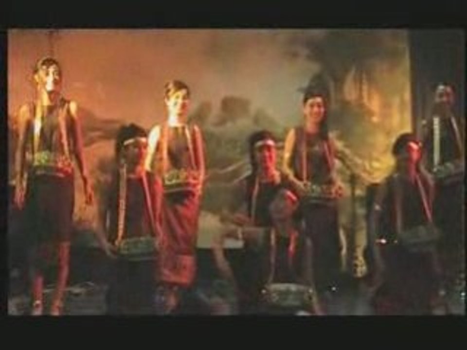 Asia Dragon Fire - danse du printemps (Chieu Len Ban Thuong)