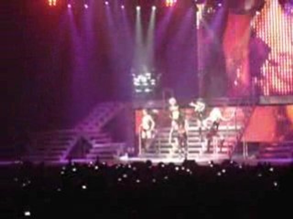 PCD Don't Cha Paris Live