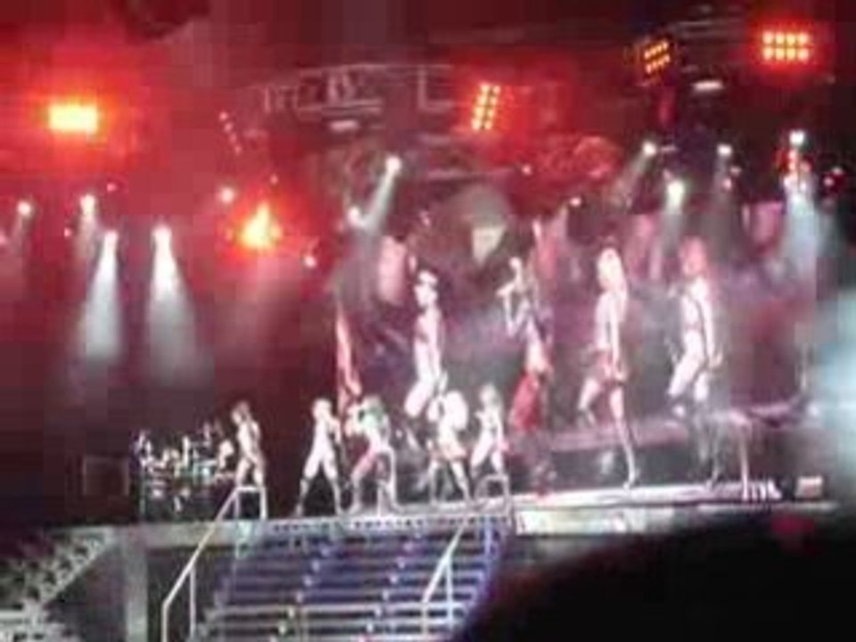 PCD I don't need a man Paris Live