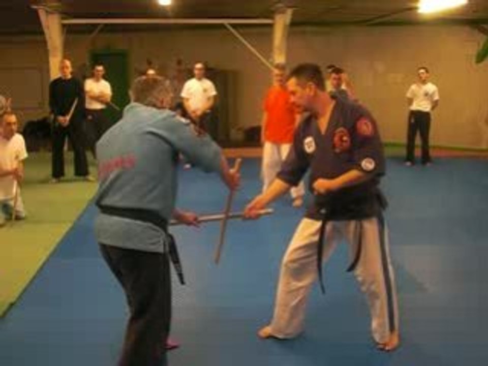 Desarmement d'arnis par Pekka SEPPANEN (5° dan DKI Finlande)