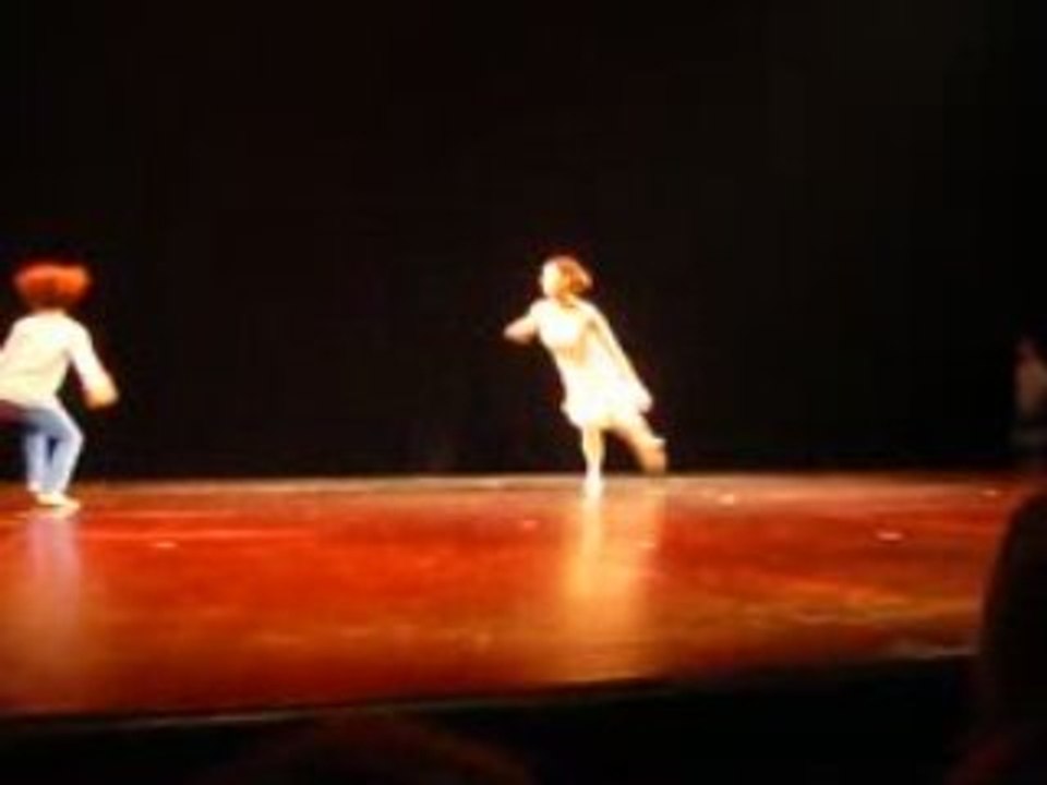 Le petit cadeau - spectacle de Zéline Zonzon, Odéon, Nîmes