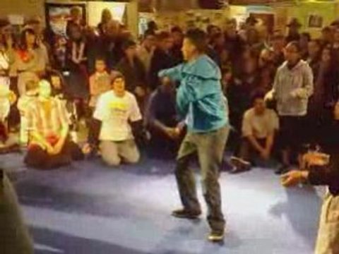 Démonstration à la salle Roger Salengro de Wattrelos