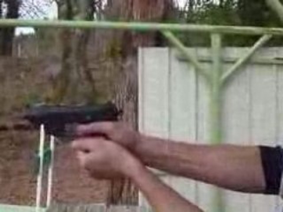 Essai du Walther P22 - Ballon à 20m