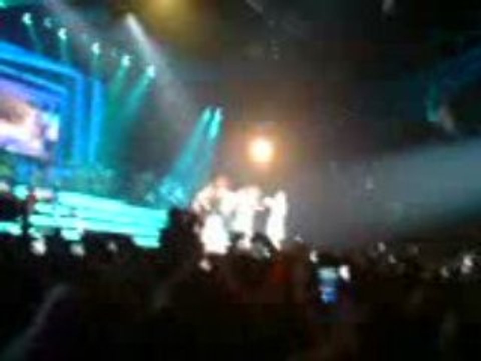 Beyoncé freakum dress Bercy 16 mai 2007