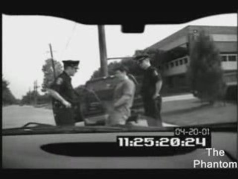 regis le Cocasse-pipi-policier