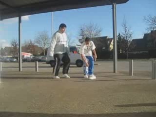 Parodie Pub Nike - Hieuw & Karlinator