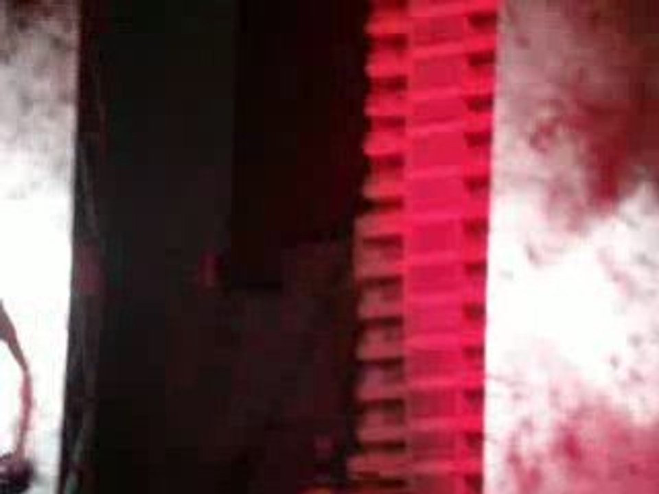 Lady Gaga - Poker Face  (Live @ Zénith de Paris 08/02/09)