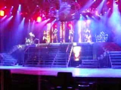 Pussycat Dolls - Buttons (Live @ Doll Domination 08/02/09)