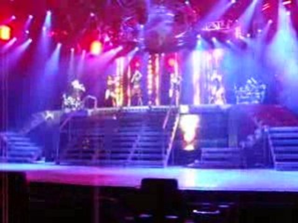 Pussycat Dolls - Buttons (Live @ Doll Domination 08/02/09)