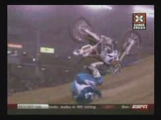 Jeremy Lusk crashes doing hart attack indian air backflip