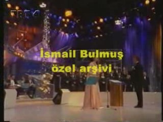 Elif Güresçi  Ne bekledim sevgiden ne kaldi bak elimde