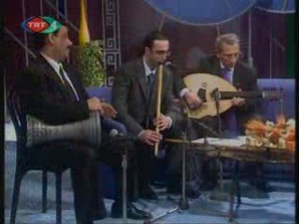 Elif Güresçi  Sen benim gönlümde açan son güldün