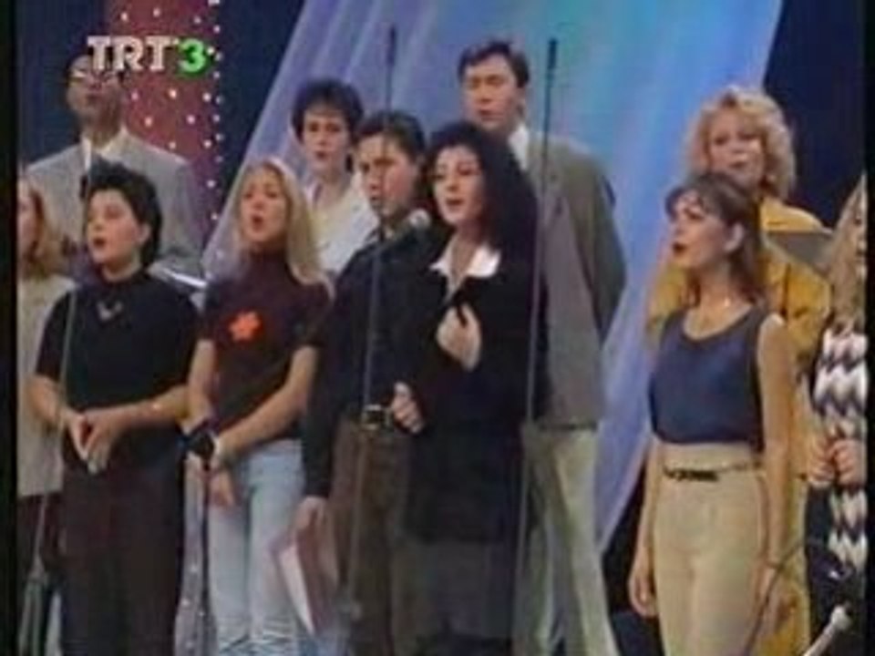 Elif Güresçi  Seven gönülde muhabbet söner mi bir anda