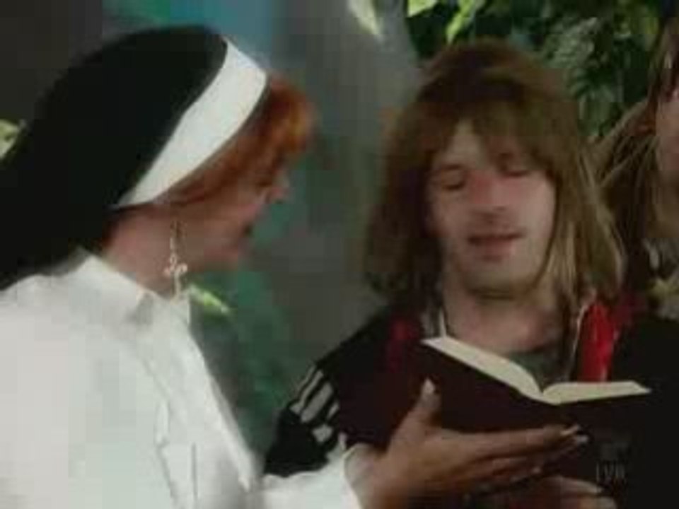 Brenda ● lire la Bible (3-12)