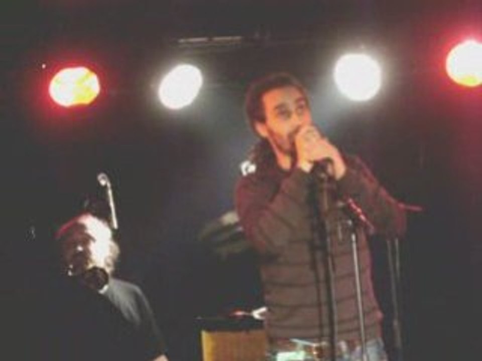 Taïro@glaz'art=elle vit+mama+t'es pas de taille