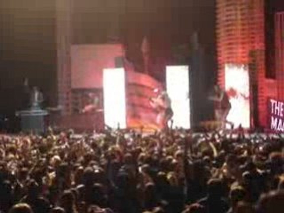 Lady Gaga Poker Face Paris Live