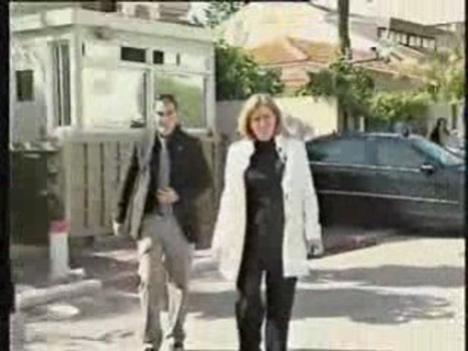 ציפי לבני בבוקר שאחרי ליד ביתה