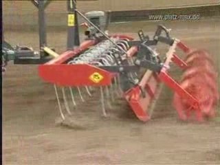 Herse pour carrière et manège avec système d'arrosage