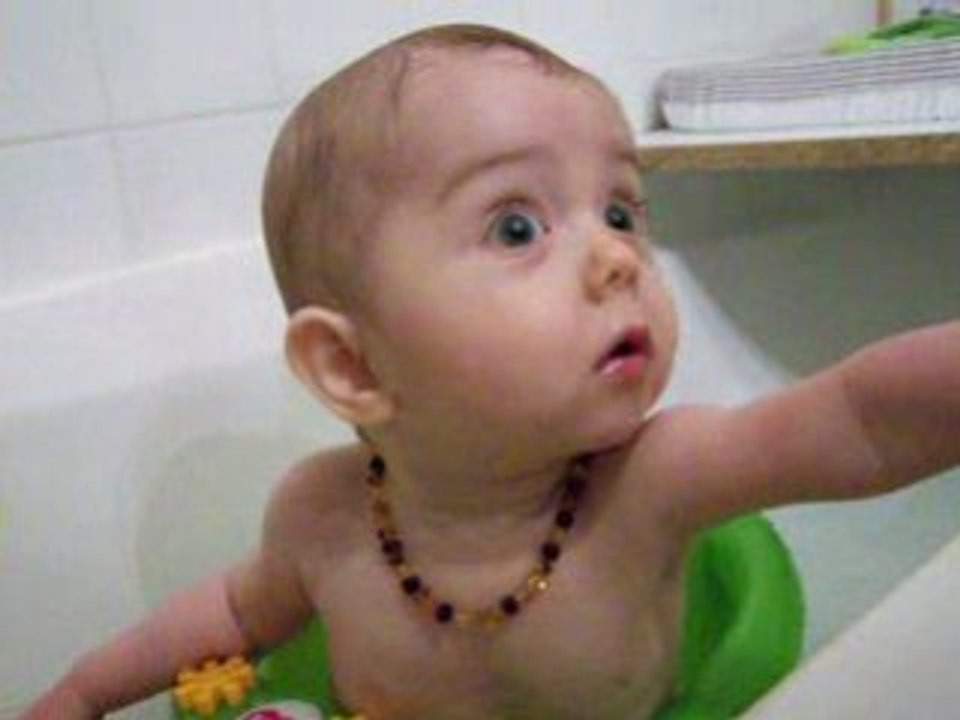 louis dans le bain