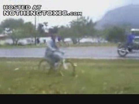 Regis fait du VELO ...lol...