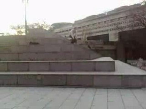 Nadaland se fait les 4 blocs de Bercy