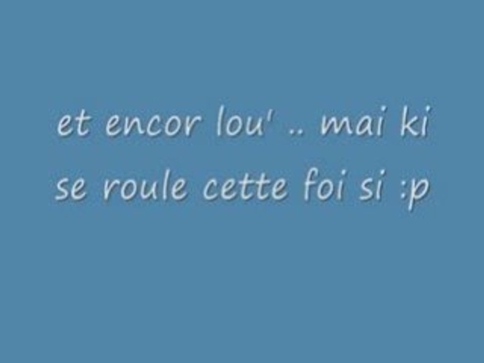 mon lou' qui se roule et qui fait la révérence =D