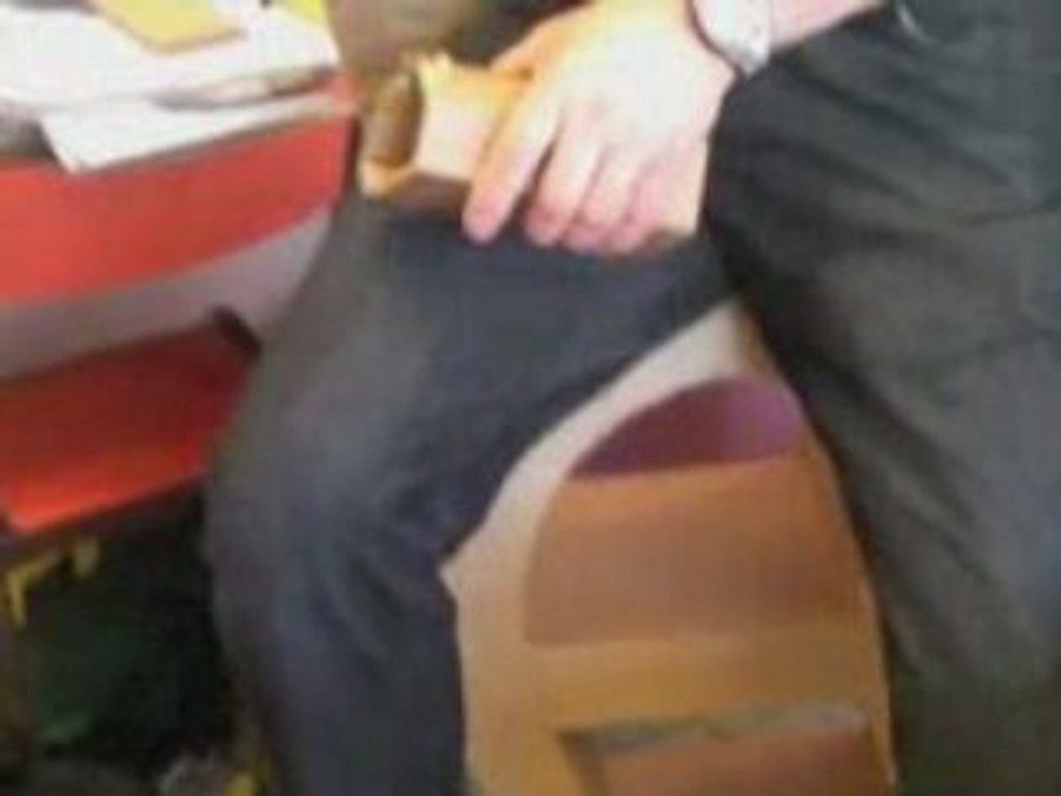 Maubeuge: fabriquer des meubles en carton