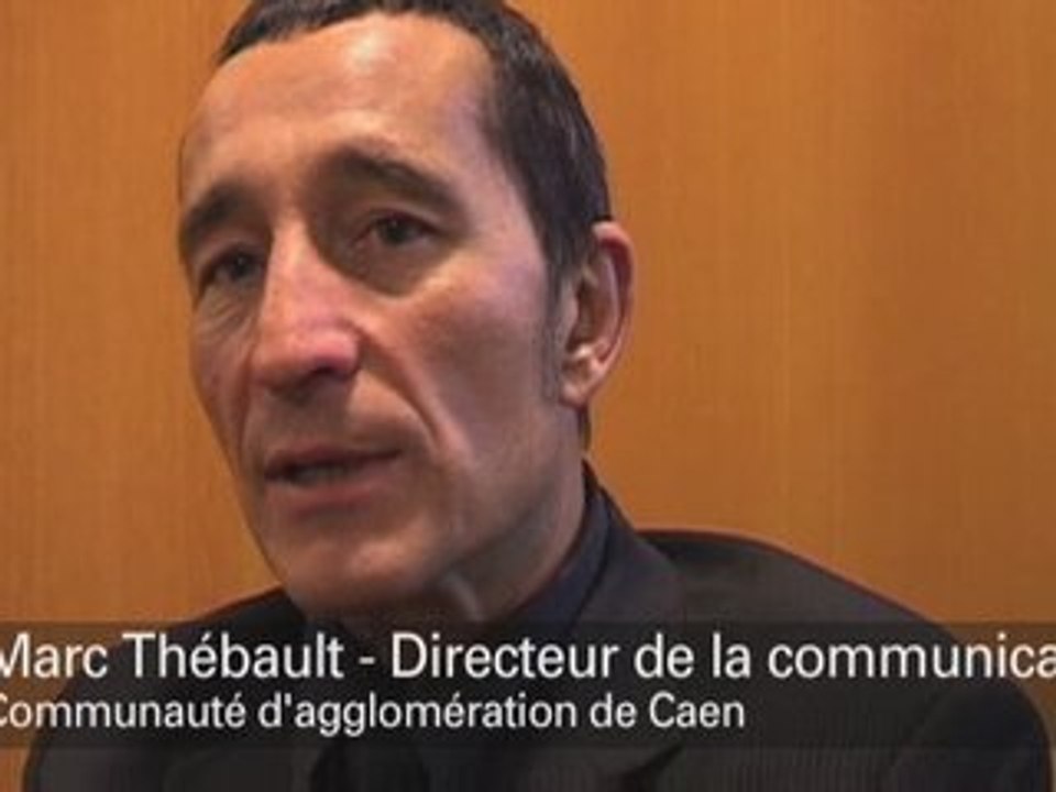 Communication, collectivités et politique