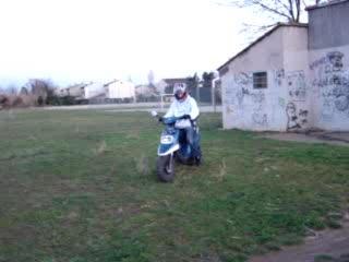 01 Moi en scoot