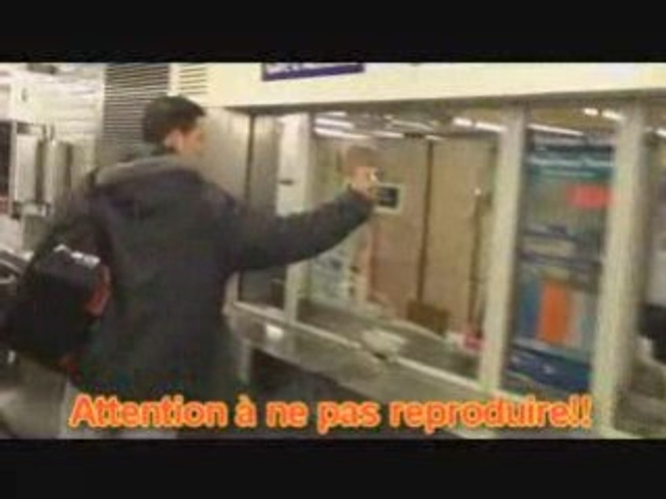 IncroyableMike dans le métro à Paris faille RATP