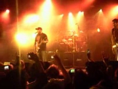 Staind-So far away (Live Elisée-Montmartre Paris 10.02.09)