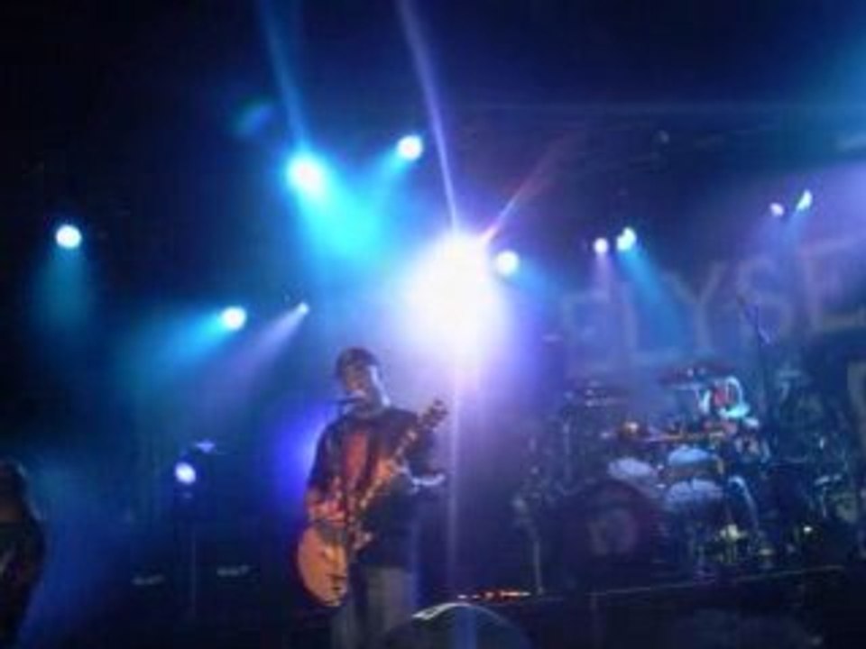 Staind-Outside (Live Elisée-Montmartre Paris 10.02.09)