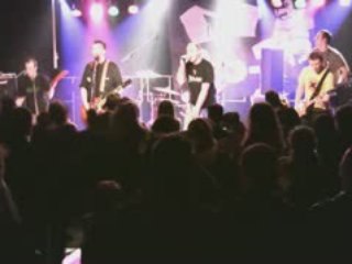 M26-7 / Jeune fille en détresse