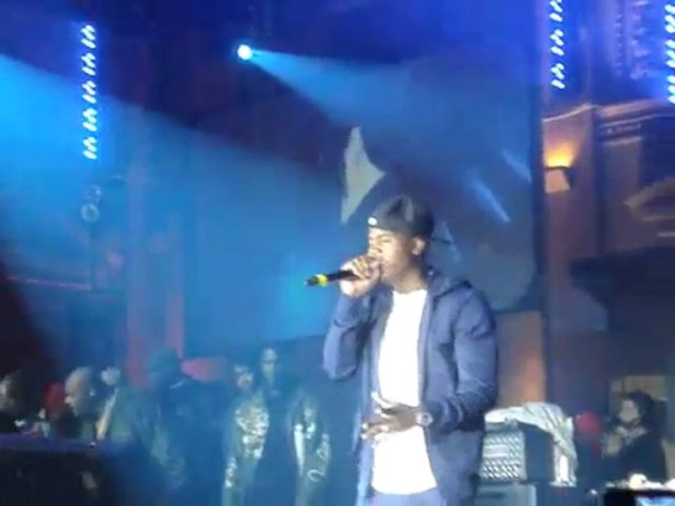 Nas freestyle and live performance with Pharrell