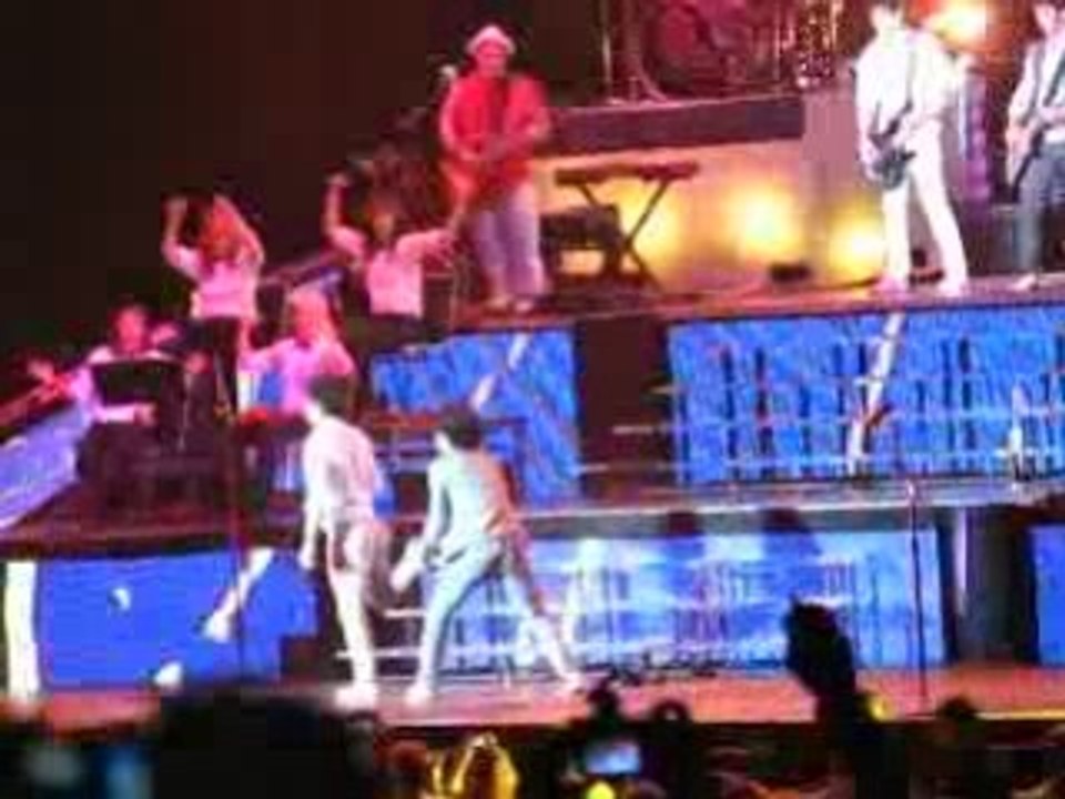 Jonas Brothers - Goodnight and Goodbye - Joe & Nick Flip