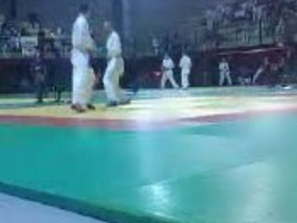Younes HADJ MOUSSA(Finale)cpe fce karate wado(séniors-67kg)