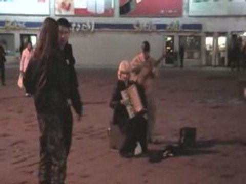 Faut pas faire chier Ginette - Lettonie