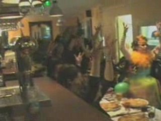 restaurant de filles en furie attaque de lionnes