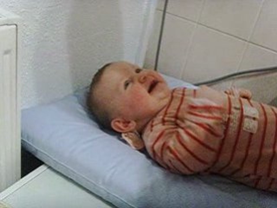 Maman fait la folle et Nina rigole