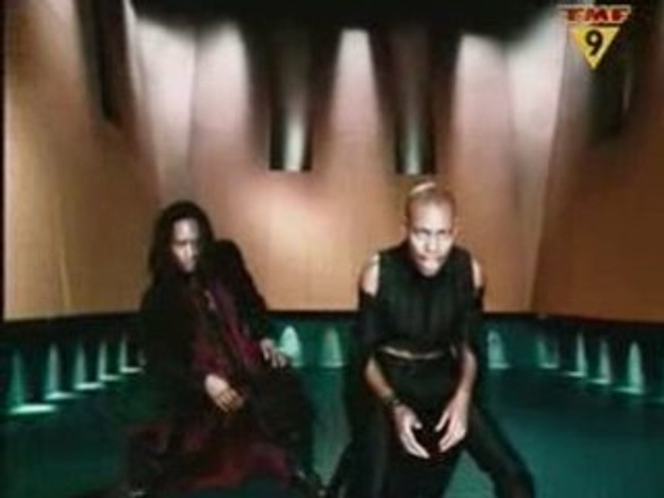 Maxim Feat. Skin - Carmen Queasy