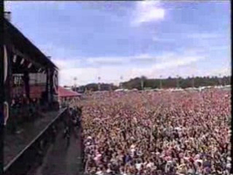Korn - A.d.i.d.a.s (Pinkpop 2000)