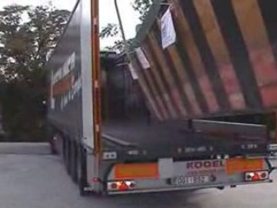 Marina Wien . Bootsverladung Donau-Zille Emhain