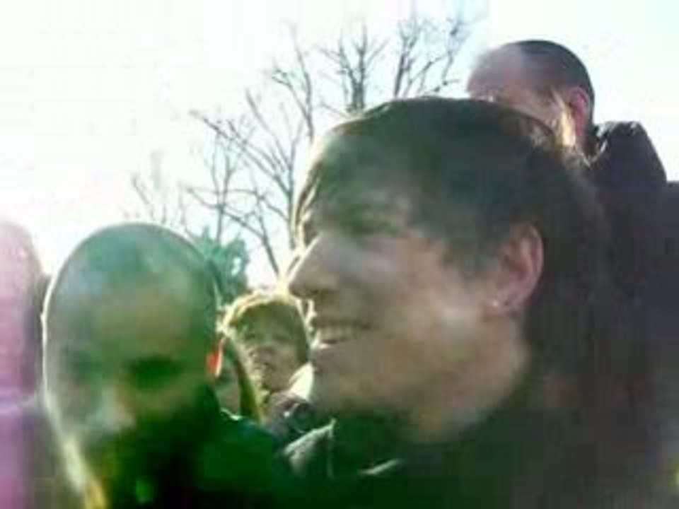 Quentin Mosimann Rassemblement FREE HUGS